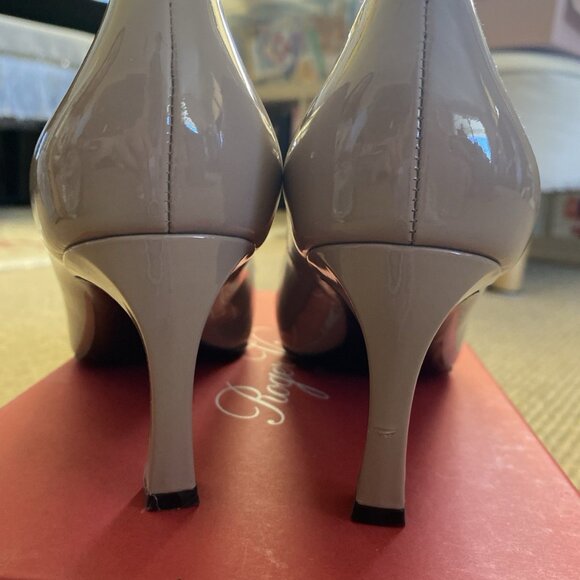 Roger Vivier Taupe Leather Gold Belle Buckle Heels Pumps - Picture 4 of 12